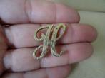 Vintage broche brochespeld H vergulde brochespeld letter H, Antiek en Kunst, Ophalen of Verzenden