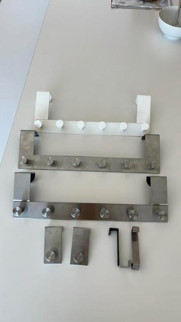 Verschillende kapstokken beschikbaar voor biedingen