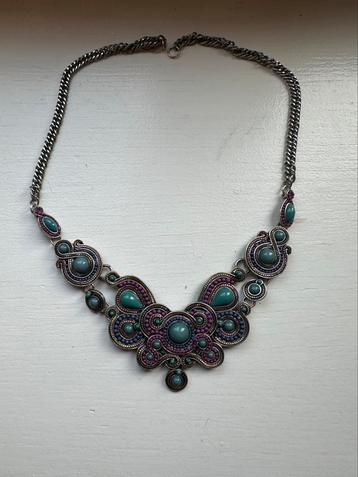 Mooie ketting aqua en paars beschikbaar voor biedingen
