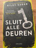 Riley Sager - Sluit alle deuren, Boeken, Ophalen of Verzenden, Gelezen, Riley Sager