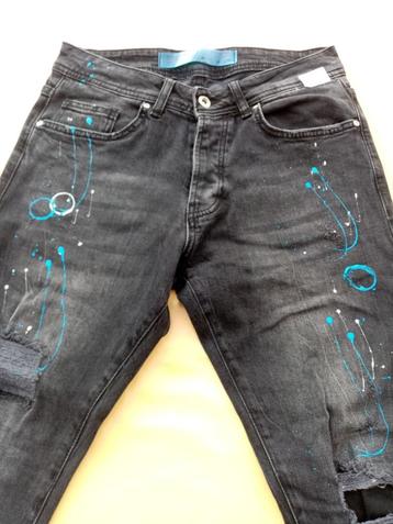  5 JEANS SLIM , TAILLE 29 OU 13/16A, NEUF, 3 JEAN NOIR+2 JEA