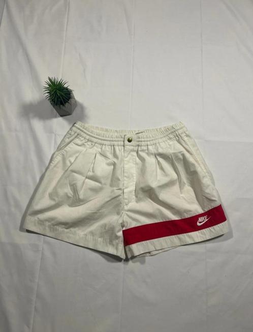 Vintage Nike Sportshort - Wit/Rood (90s Style), Antiek en Kunst, Antiek | Kleding en Textiel, Heren, Ophalen of Verzenden
