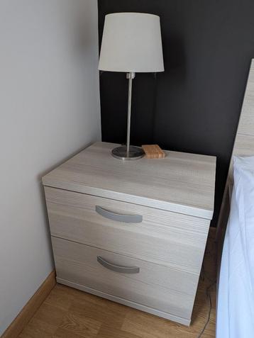 2 nachtkastjes beschikbaar voor biedingen
