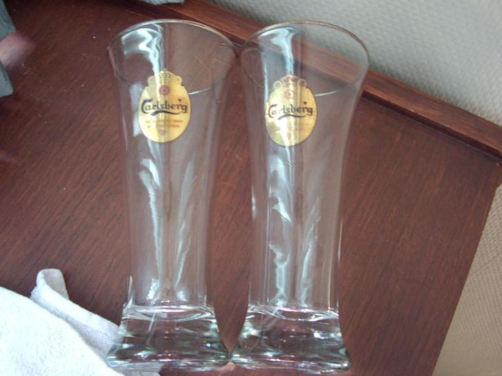2 oude glazen in Carlsberg., Verzamelen, Biermerken, Zo goed als nieuw, Glas of Glazen, Overige merken, Ophalen of Verzenden
