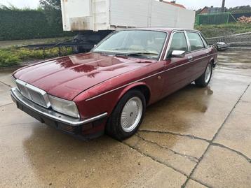 DAIMLER JAGUAR XJ40 NE DÉMARRE PAS OLDTIMER disponible aux enchères