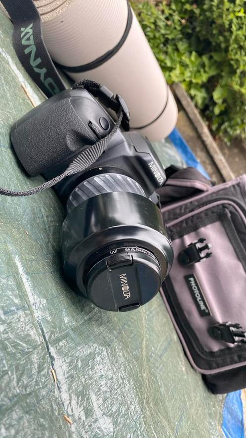Caméra rétro Minova 500si – Rare et en excellent état, Audio, Tv en Foto, Videocamera's Digitaal, Zo goed als nieuw, Ophalen of Verzenden