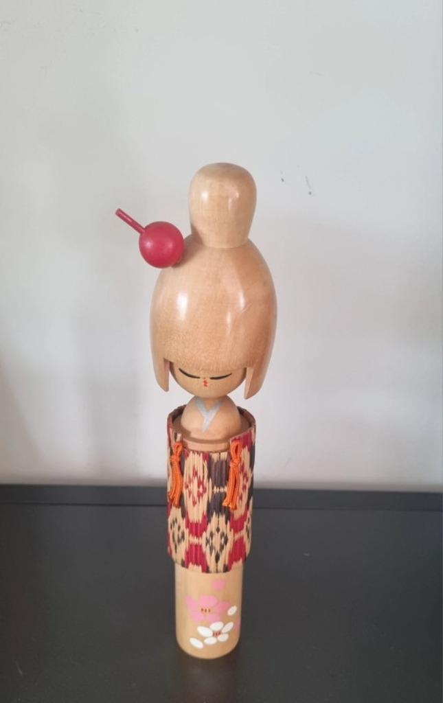 Mooie Kokeshi van Takaaki Kato, Antiek en Kunst, Kunst | Beelden en Houtsnijwerken, Verzenden