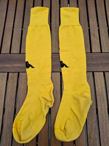 Gele beenverwarmers maat 45 beschikbaar voor biedingen