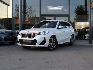 BMW X1 sDrive18i M Sport / STUURVERW / CAM/ CARPLAY/ LEER, Auto's, Gebruikt, 136 pk, Wit, Leder