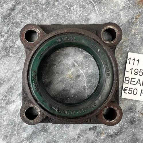 VW Kever wiellagerdeksel 1957 en ouder 111501311 ovaal gespl, Auto diversen, Auto-accessoires, Gebruikt, Ophalen of Verzenden