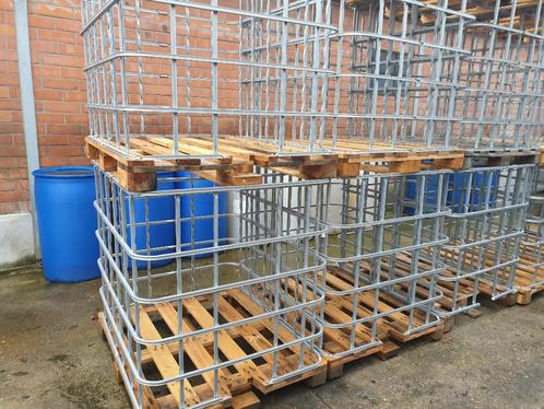 Ibc containers KOOIEN op houten pallet ( Tonnen,Vaten ), Tuin en Terras, Regentonnen, Zo goed als nieuw, Hout, 150 liter of meer
