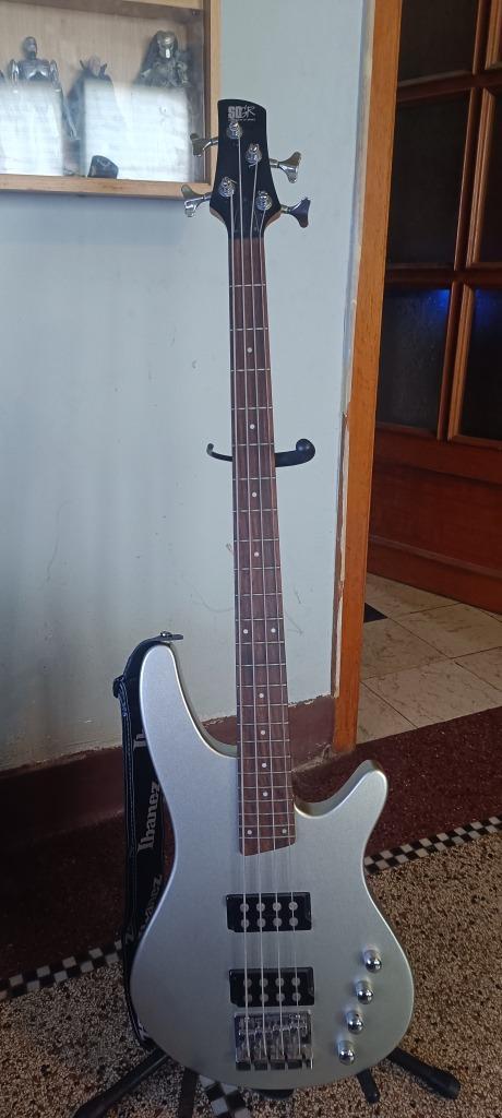 A vendre ou échange, Muziek en Instrumenten, Snaarinstrumenten | Gitaren | Bas, Zo goed als nieuw, Elektrisch, Ophalen