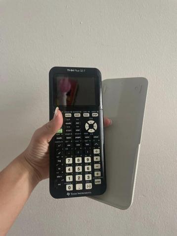 Ti 84 CE-T grafische rekenmachine beschikbaar voor biedingen