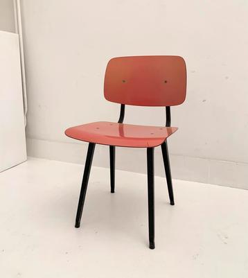 Chaise Friso Kramer, Enlèvement