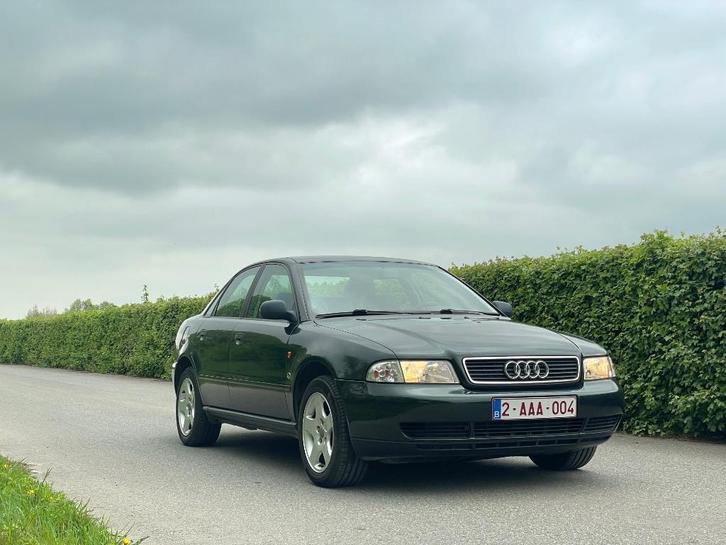 Audi A4 1.8 oldtimer 02/1995, Auto's, Audi, Particulier, A4, Bluetooth, Centrale vergrendeling, Benzine, Berline, 4 deurs, Handgeschakeld
