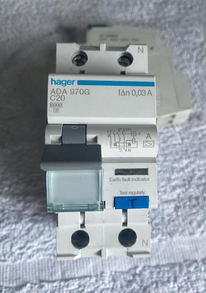 Hager Aardlekautomaat C20 - 2 Polig / 1P+N - HACO ADA970G, Bricolage & Construction, Électricité & Câbles, Comme neuf, Interrupteur
