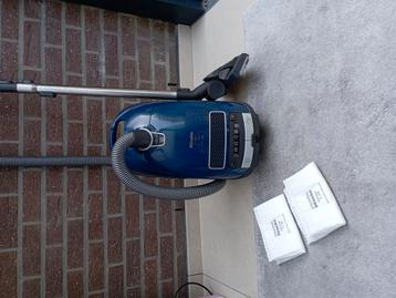 Miele C3 stofzuiger, 890W beschikbaar voor biedingen