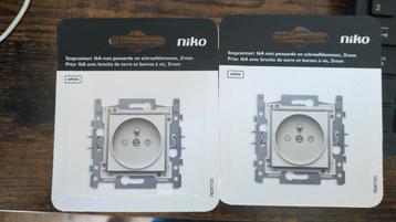 Niko stopcontacten 16A 21mm beschikbaar voor biedingen