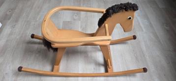 Houten schommelpaard beschikbaar voor biedingen