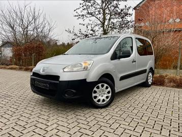 Peugeot Partner 1.6 - 2012/150.000km/Benzine - 5 plaats beschikbaar voor biedingen