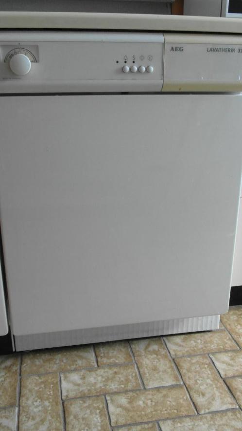 Nieuw Droogkast AEG met luchtafvoer, Elektronische apparatuur, Droogkasten, Gebruikt, Luchtafvoer, Voorlader, 4 tot 6 kg, Anti-kreukfase