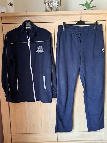 Huispak / trainingspak fleece maat L beschikbaar voor biedingen