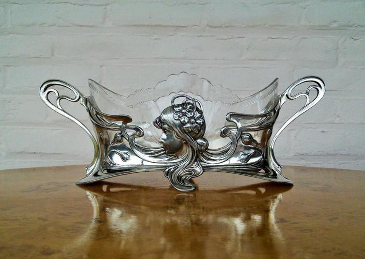 WMF Jugendstil verzilverde schaal - vrouwenhoofden, Antiek en Kunst, Antiek | Vazen, Ophalen of Verzenden