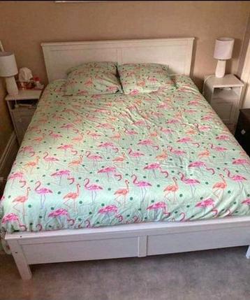 Superbe lit en bois blanc LeenBakker avec sommiers+matelas, Enlèvement, Comme neuf