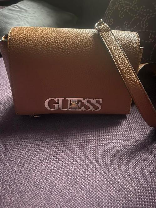 GUESS Uptown Chic Mini Xbody Flap Cognac, Handtassen en Accessoires, Tassen | Schoudertassen, Gebruikt, Overige merken, Ophalen of Verzenden