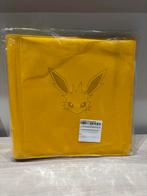 jolteon Vmax 12-Pocket Binder china exclusive map, Hobby en Vrije tijd, Verzamelkaartspellen | Pokémon, Ophalen of Verzenden, Zo goed als nieuw