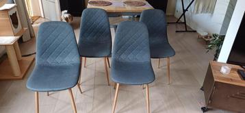 Chaise de salle à manger beschikbaar voor biedingen