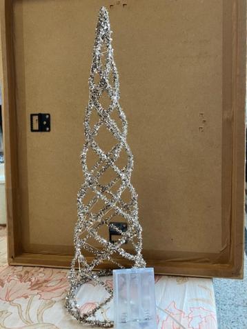 kunstBoom/met lichtjes/op batterijen beschikbaar voor biedingen