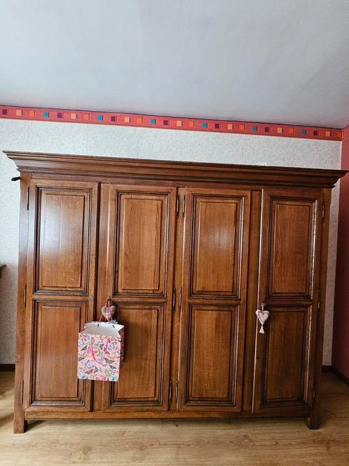 Grote antieke kledingkast in massief eikenhout - 4 deuren -, Huis en Inrichting, Slaapkamer | Complete slaapkamers, Zo goed als nieuw