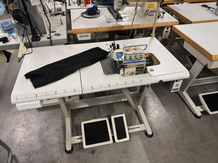 Industriele lockmachine overlock dubbel transport 4draad, Hobby en Vrije tijd, Naaimachines en Toebehoren, Gebruikt, Lockmachine