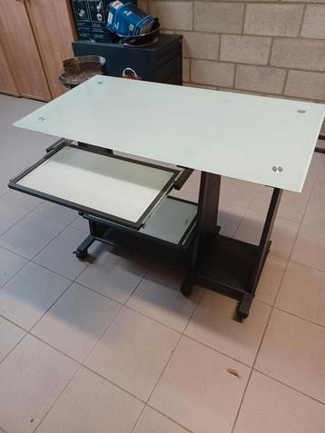 Bureau encore neuf, Enlèvement, Neuf, Bureau
