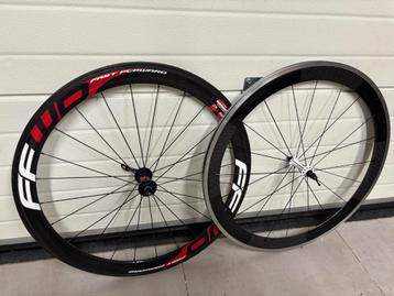 Twee carbon voorwielen velgrem, Fietsen en Brommers, Racefiets, Zo goed als nieuw, Ffwd, Ophalen