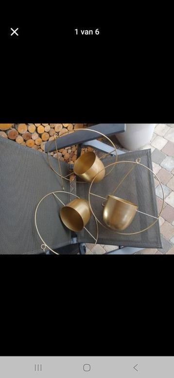 3 gouden ophang bloempotten beschikbaar voor biedingen