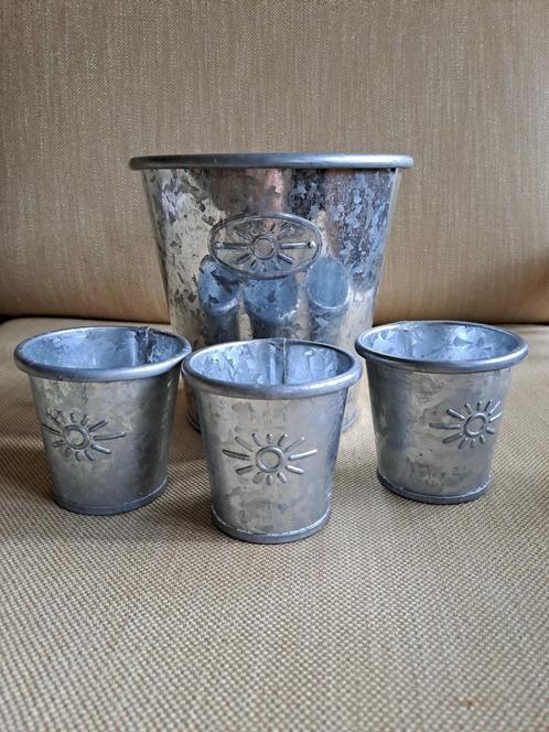 Cache-pot met zonnetje in gegalvaniseerd staal, Tuin en Terras, Bloempotten, Zo goed als nieuw, Metaal, Binnen, Balkon, Minder dan 40 cm