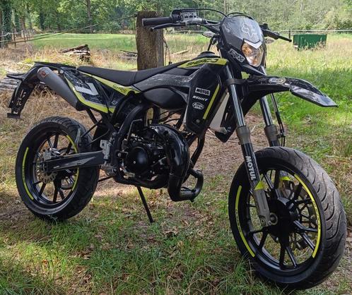 Sherco SM50 Silver als nieuw!, Fietsen en Brommers, Brommers | Crossbrommers, Zo goed als nieuw, Overige merken, Ophalen