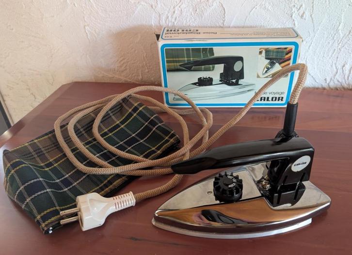vintage reisstrijkijzer calor, Elektronische apparatuur, Strijkijzers en Strijkplanken, Strijkijzer met snoer, Ophalen of Verzenden