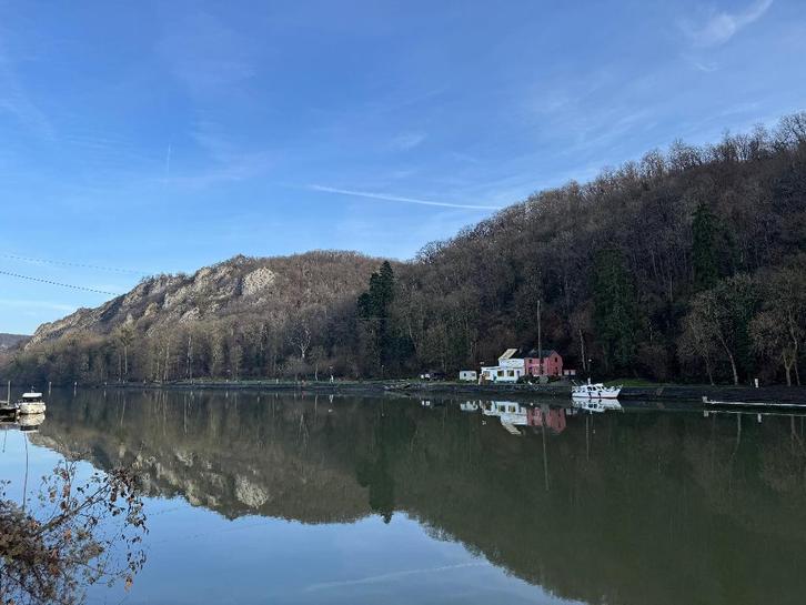 Gîte de vacances à Waulsort pour 2 à 10 personnes, Vakantie, Vakantiehuizen | België, Henegouwen of Namen, Appartement, Dorp, Aan meer of rivier
