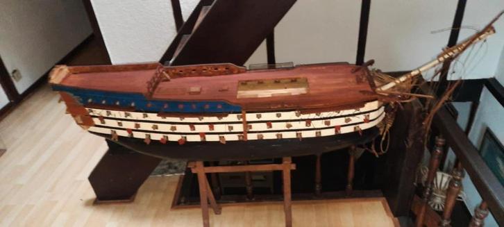 Zeer grote boot XXL is gewond, Hobby en Vrije tijd, Modelbouw | Boten en Schepen, Ophalen