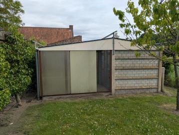 vrijstaande buitenvoliëre beschikbaar voor biedingen