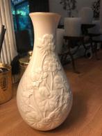 Petit vase vintage Lenox Usa China Richmond Swirl Bud vase i, Antiquités & Art, Enlèvement ou Envoi