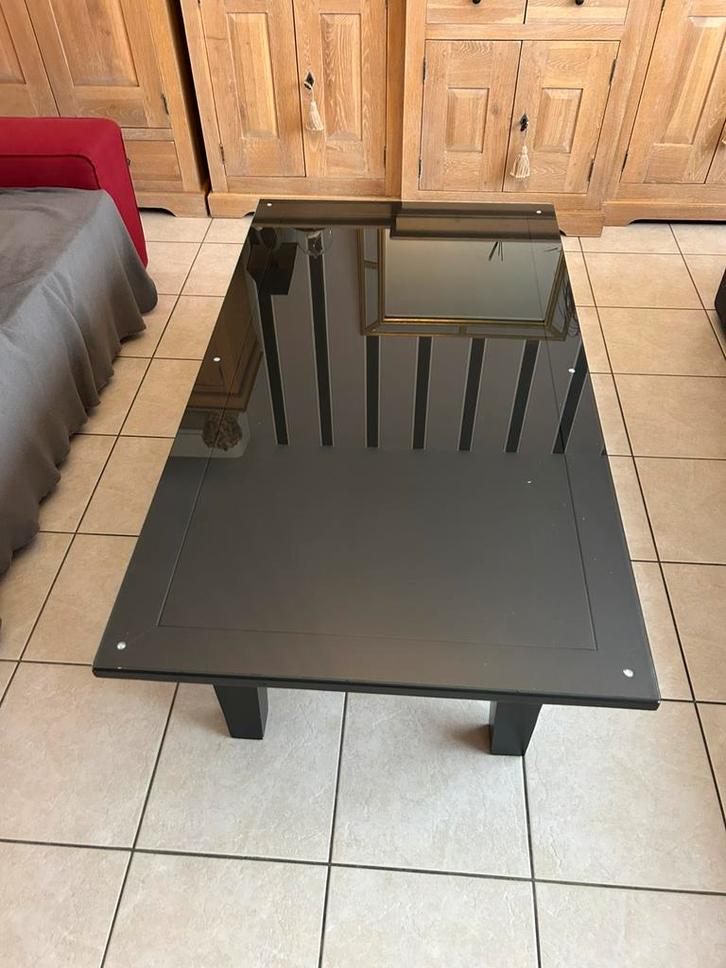 Salontafel in de woonkamer met SECURIT-glas, Huis en Inrichting, Tafels | Salontafels, Zo goed als nieuw, Glas, Ophalen