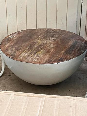 SALONTAFEL ROND MET MANGO HOUT EN ZINK beschikbaar voor biedingen