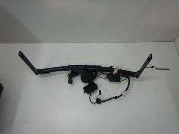 VW Golf 7 Facelift Zwenkbare Trekhaak 5G0803880+Module beschikbaar voor biedingen