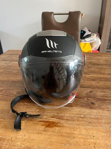Casque beschikbaar voor biedingen