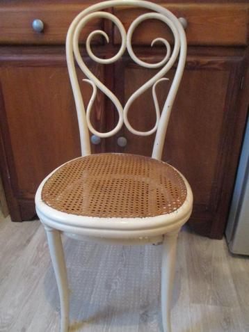 Thonet stoel nr. 4 origineel zeldzaam museumstuk beschikbaar voor biedingen