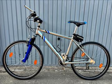 Gloednieuwe Fiets in zeer goede staat beschikbaar voor biedingen